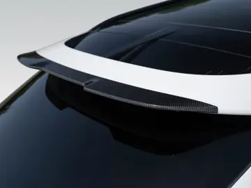 Aston Martin DBX707   Remote Park Heat   Gloss Black Package