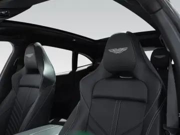 Aston Martin DBX707   Remote Park Heat   Gloss Black Package