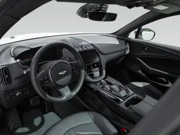 Aston Martin DBX707   Remote Park Heat   Gloss Black Package