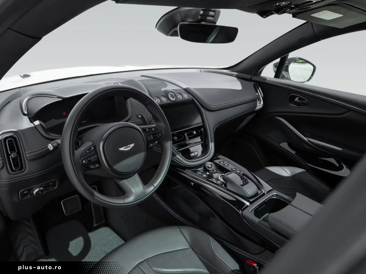 Aston Martin DBX707   Remote Park Heat   Gloss Black Package