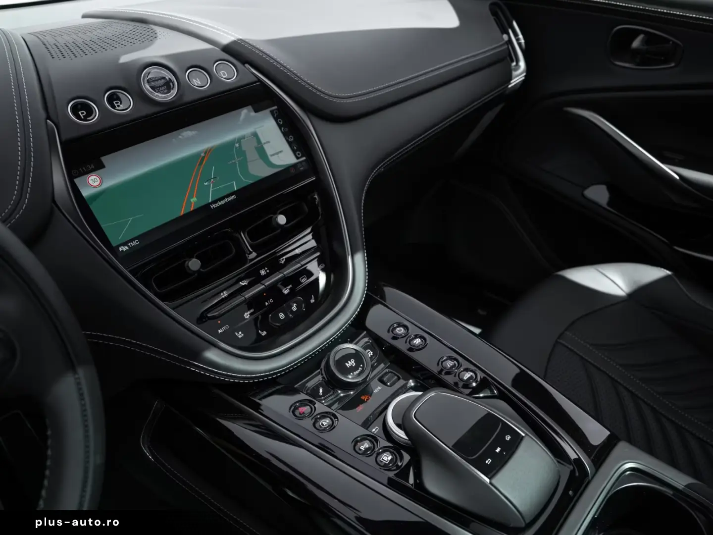 Aston Martin DBX707   Remote Park Heat   Gloss Black Package