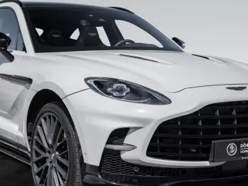 Aston Martin DBX707   Remote Park Heat   Gloss Black Package