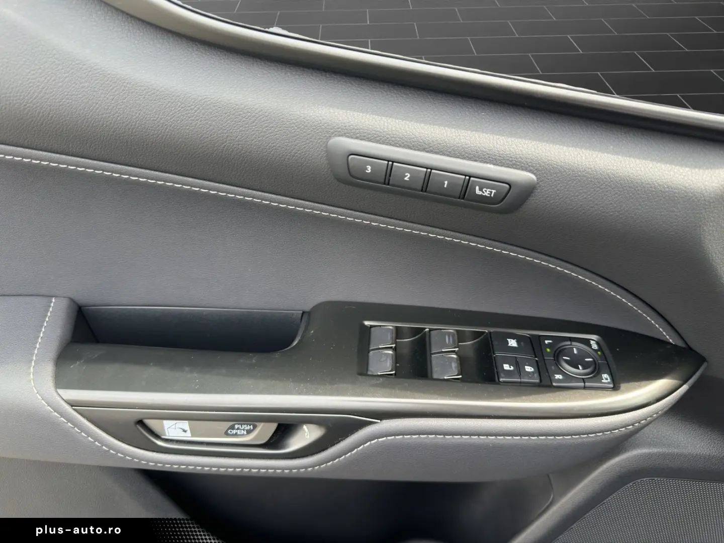 LEXUS NX 350h Executive E-FOUR PANORAMA HuD MEMORY SHZ