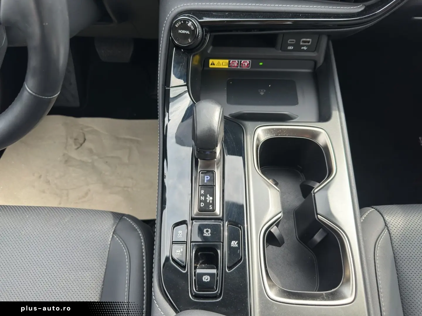 LEXUS NX 350h Executive E-FOUR PANORAMA HuD MEMORY SHZ