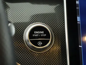 MERCEDES-BENZ GLC 300 4M AMG DIGITAL Pano HUD 360