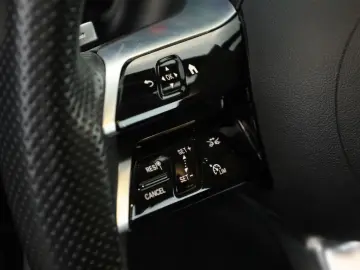 MERCEDES-BENZ GLC 300 4M AMG DIGITAL Pano HUD 360