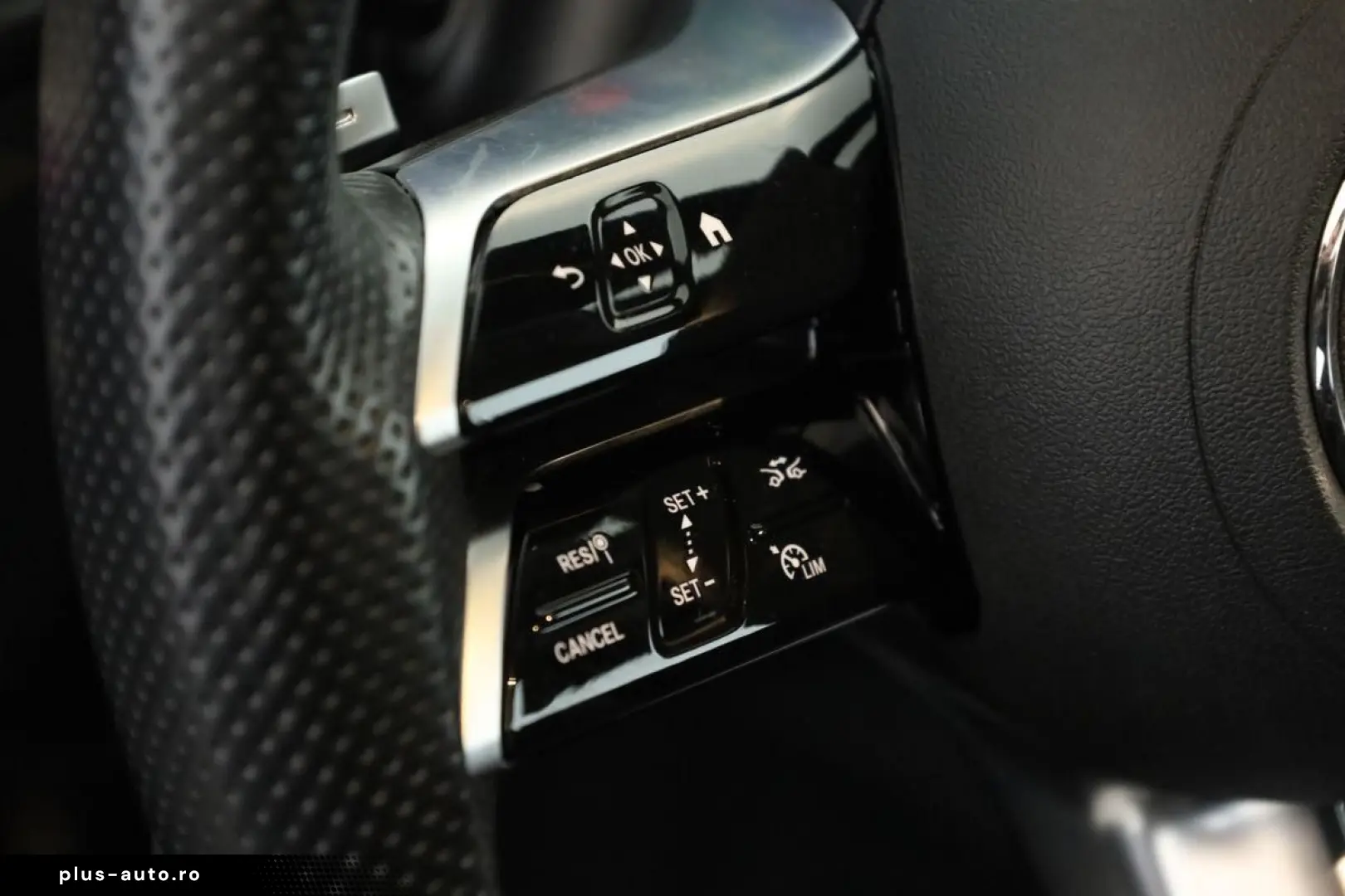 MERCEDES-BENZ GLC 300 4M AMG DIGITAL Pano HUD 360