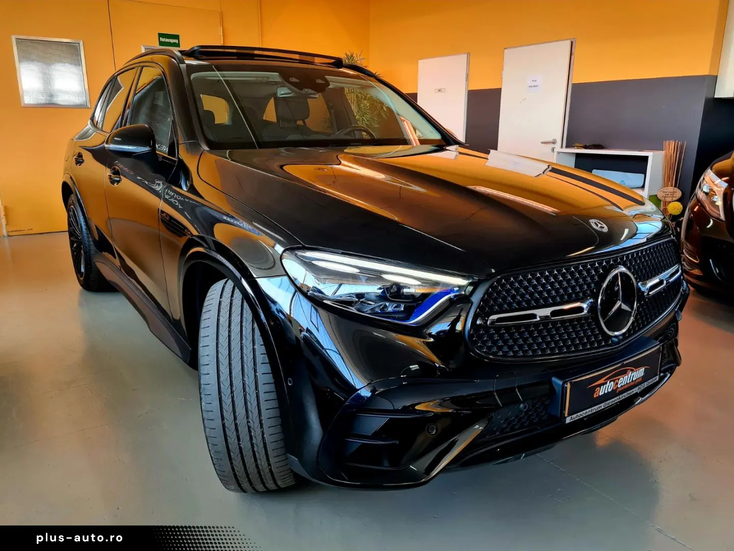 MERCEDES-BENZ GLC 200 4M AMG Night Pano ACC  Mem Digit AHK