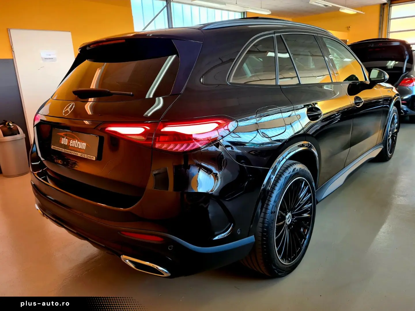MERCEDES-BENZ GLC 200 4M AMG Night Pano ACC  Mem Digit AHK