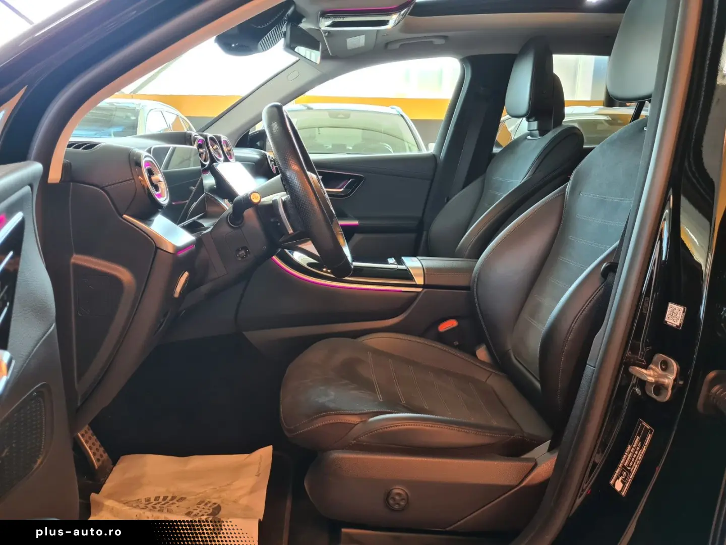 MERCEDES-BENZ GLC 200 4M AMG Night Pano ACC  Mem Digit AHK
