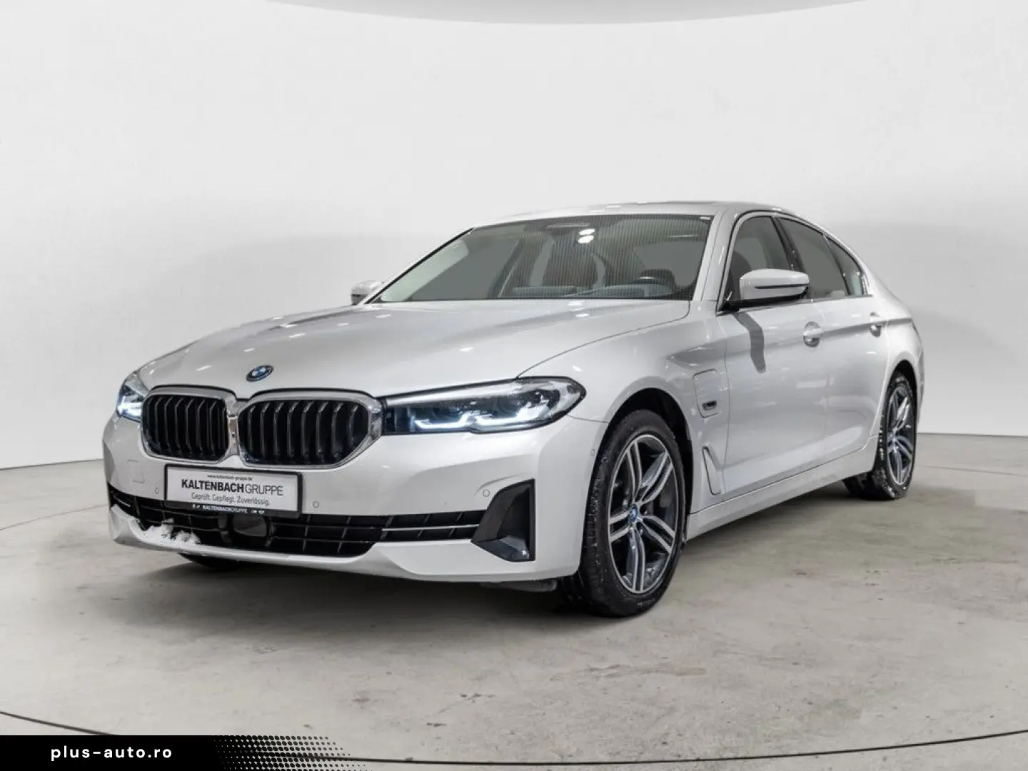 BMW 530e xDrive AHK HUD LED ACC W-LAN NAVI HGSD H K