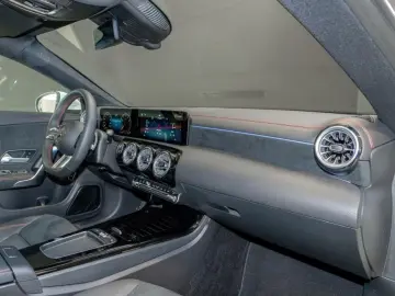 MERCEDES-BENZ CLA 250 4M  AMG Premium Pano Sound Ambie