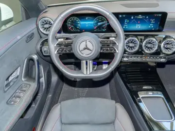 MERCEDES-BENZ CLA 250 4M  AMG Premium Pano Sound Ambie