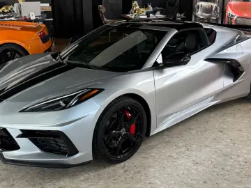 CORVETTE C8 Stingray Coupe Targa 3 LT  UNFALLFREI  17TKM