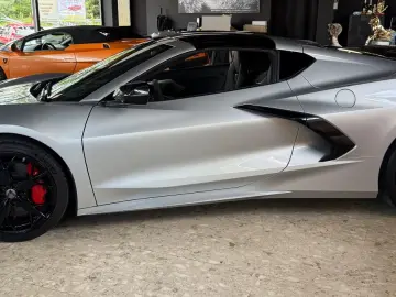 CORVETTE C8 Stingray Coupe Targa 3 LT  UNFALLFREI  17TKM