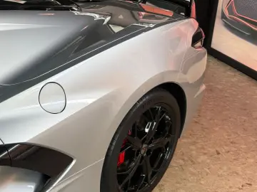 CORVETTE C8 Stingray Coupe Targa 3 LT  UNFALLFREI  17TKM