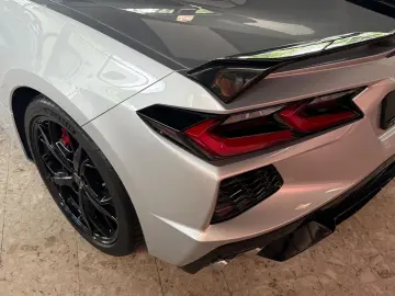 CORVETTE C8 Stingray Coupe Targa 3 LT  UNFALLFREI  17TKM