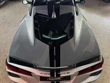 CORVETTE C8 Stingray Coupe Targa 3 LT  UNFALLFREI  17TKM