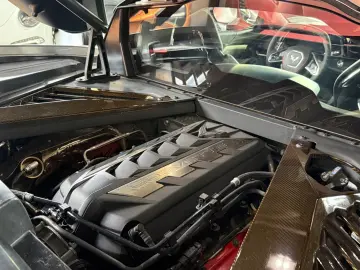 CORVETTE C8 Stingray Coupe Targa 3 LT  UNFALLFREI  17TKM