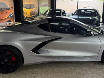 CORVETTE C8 Stingray Coupe Targa 3 LT  UNFALLFREI  17TKM