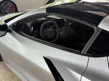 CORVETTE C8 Stingray Coupe Targa 3 LT  UNFALLFREI  17TKM