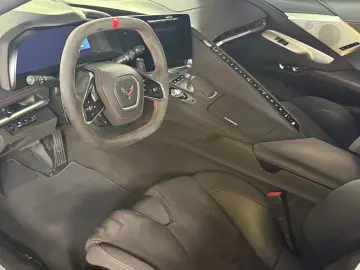 CORVETTE C8 Stingray Coupe Targa 3 LT  UNFALLFREI  17TKM