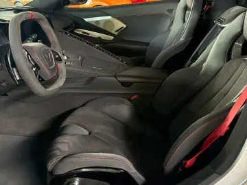 CORVETTE C8 Stingray Coupe Targa 3 LT  UNFALLFREI  17TKM