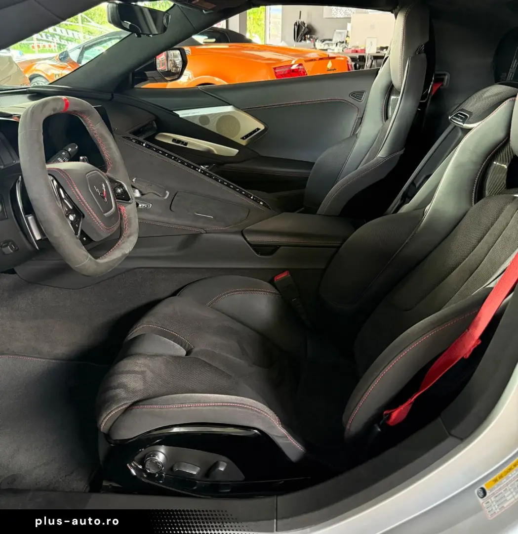 CORVETTE C8 Stingray Coupe Targa 3 LT  UNFALLFREI  17TKM