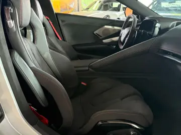 CORVETTE C8 Stingray Coupe Targa 3 LT  UNFALLFREI  17TKM