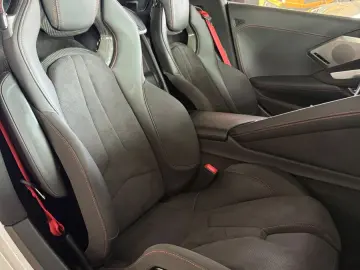CORVETTE C8 Stingray Coupe Targa 3 LT  UNFALLFREI  17TKM
