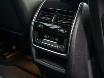 BMW X6 40d M-Sport Pro LUFT MASSAGE PANO-SKY AUX.HEAT