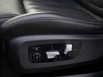 BMW X6 40d M-Sport Pro LUFT MASSAGE PANO-SKY AUX.HEAT