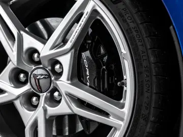 CORVETTE C8 Stingray BOSE