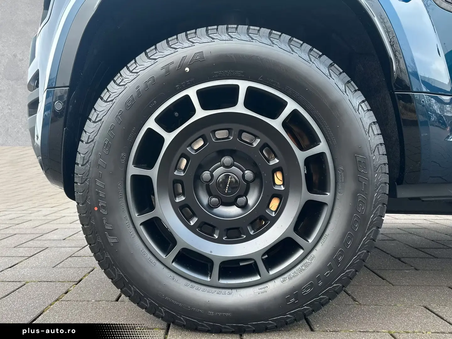 Land Rover Defender