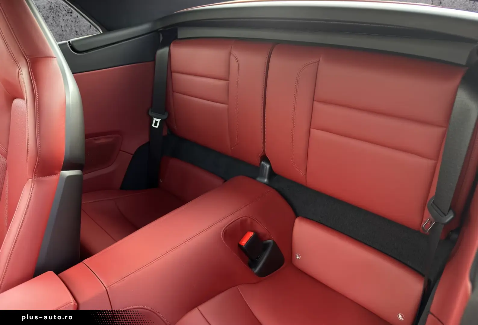 Porsche 992 911 Carrera Cabriolet Sportabgas