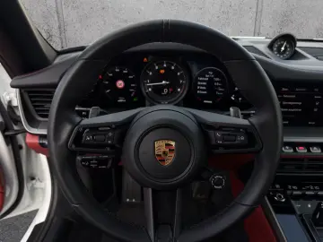 Porsche 992 911 Carrera Cabriolet Sportabgas