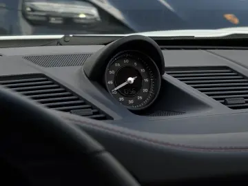 Porsche 992 911 Carrera Cabriolet Sportabgas