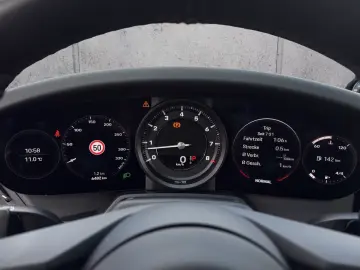 Porsche 992 911 Carrera Cabriolet Sportabgas