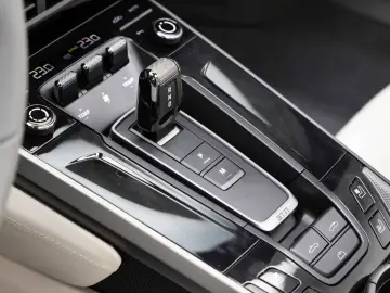 Porsche 992 .2 Carrera Cab. Lift 360 Bose