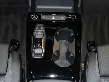 AUDI Q6 Sportback e-tron Automatik