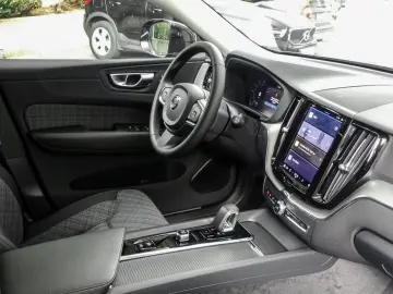 VOLVO XC60 T6 Core Recharge Plug-In Hybrid AWD Geartro