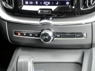 VOLVO XC60 T6 Core Recharge Plug-In Hybrid AWD Geartro