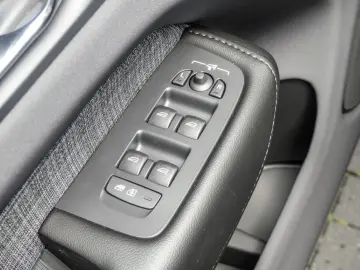 VOLVO XC60 T6 Core Recharge Plug-In Hybrid AWD Geartro