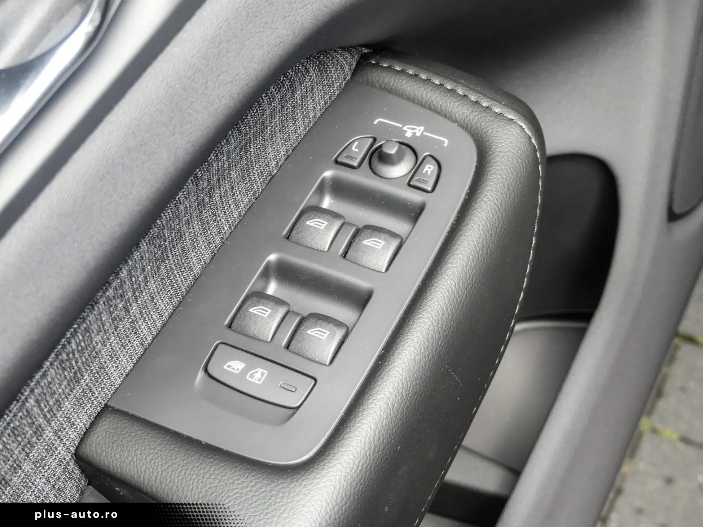 VOLVO XC60 T6 Core Recharge Plug-In Hybrid AWD Geartro