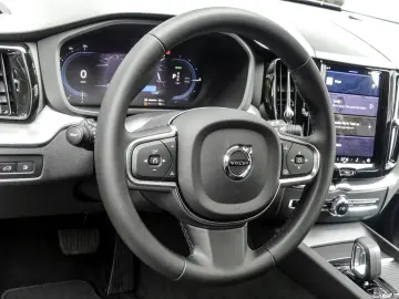 VOLVO XC60 T6 Core Recharge Plug-In Hybrid AWD Geartro