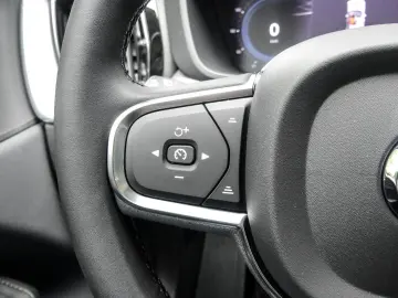 VOLVO XC60 T6 Core Recharge Plug-In Hybrid AWD Geartro