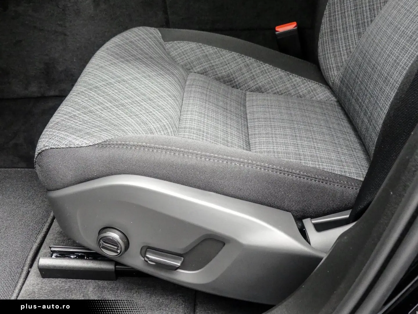 VOLVO XC60 T6 Core Recharge Plug-In Hybrid AWD Geartro