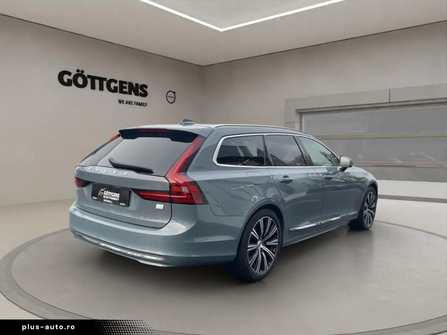 VOLVO V90 T8 AWD Plus Bright PANO 360  LED NAVI 19LM
