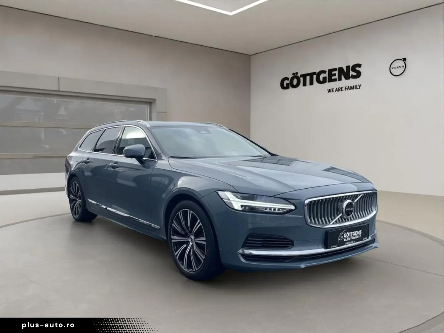 VOLVO V90 T8 AWD Plus Bright PANO 360  LED NAVI 19LM