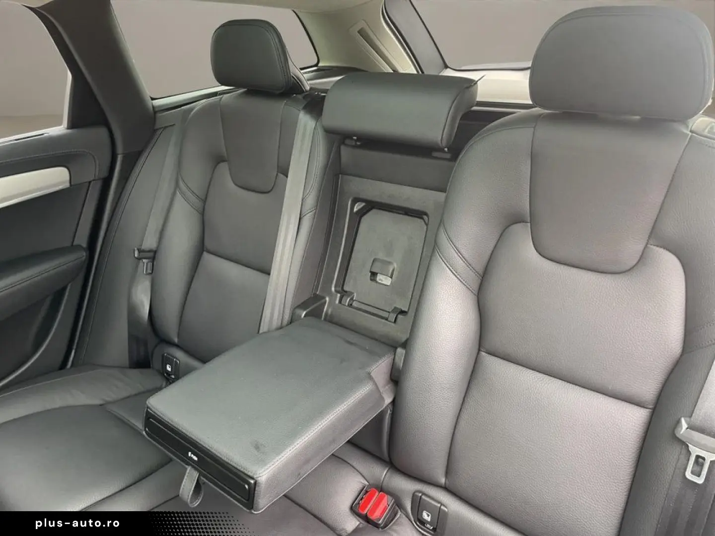 VOLVO V90 T8 AWD Plus Bright PANO 360  LED NAVI 19LM